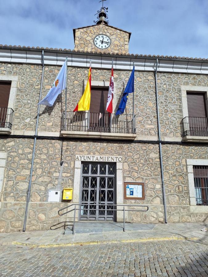 Hostal El Patio Restaurante San Bartolomé de Pinares Exteriér fotografie
